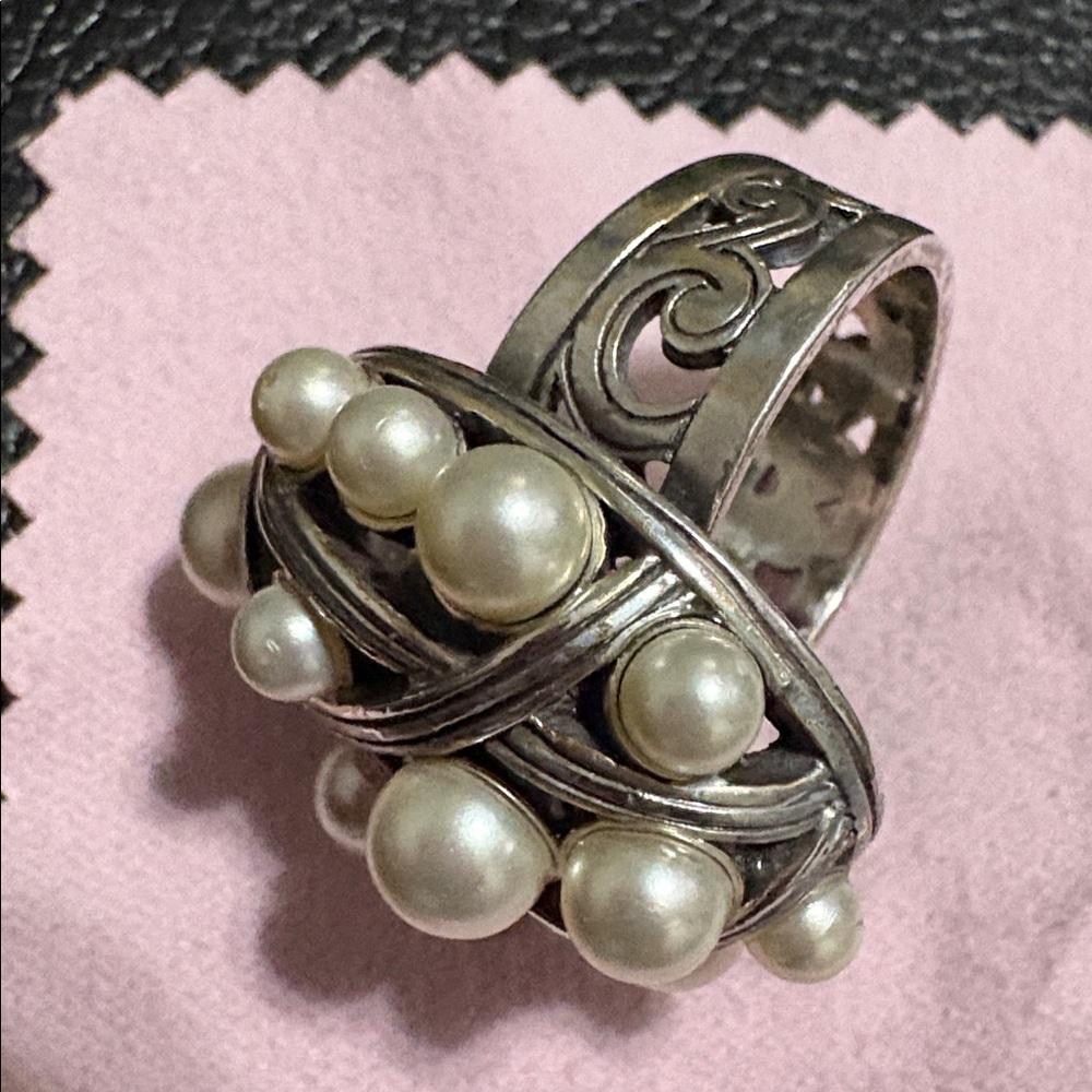 Brighton Cluster Cream Faux Pearls Domed Cocktail Ring Silver tone Sz 7 - Picture 5 of 5